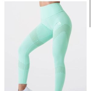*BRAND NEW* Ryderwear Mint High Waist legging
